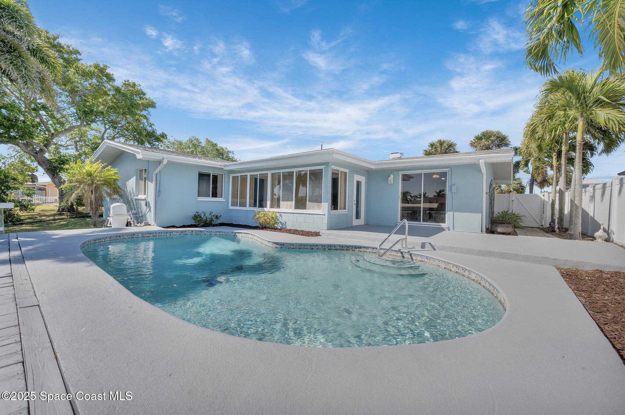 1695 Rochelle Parkway
