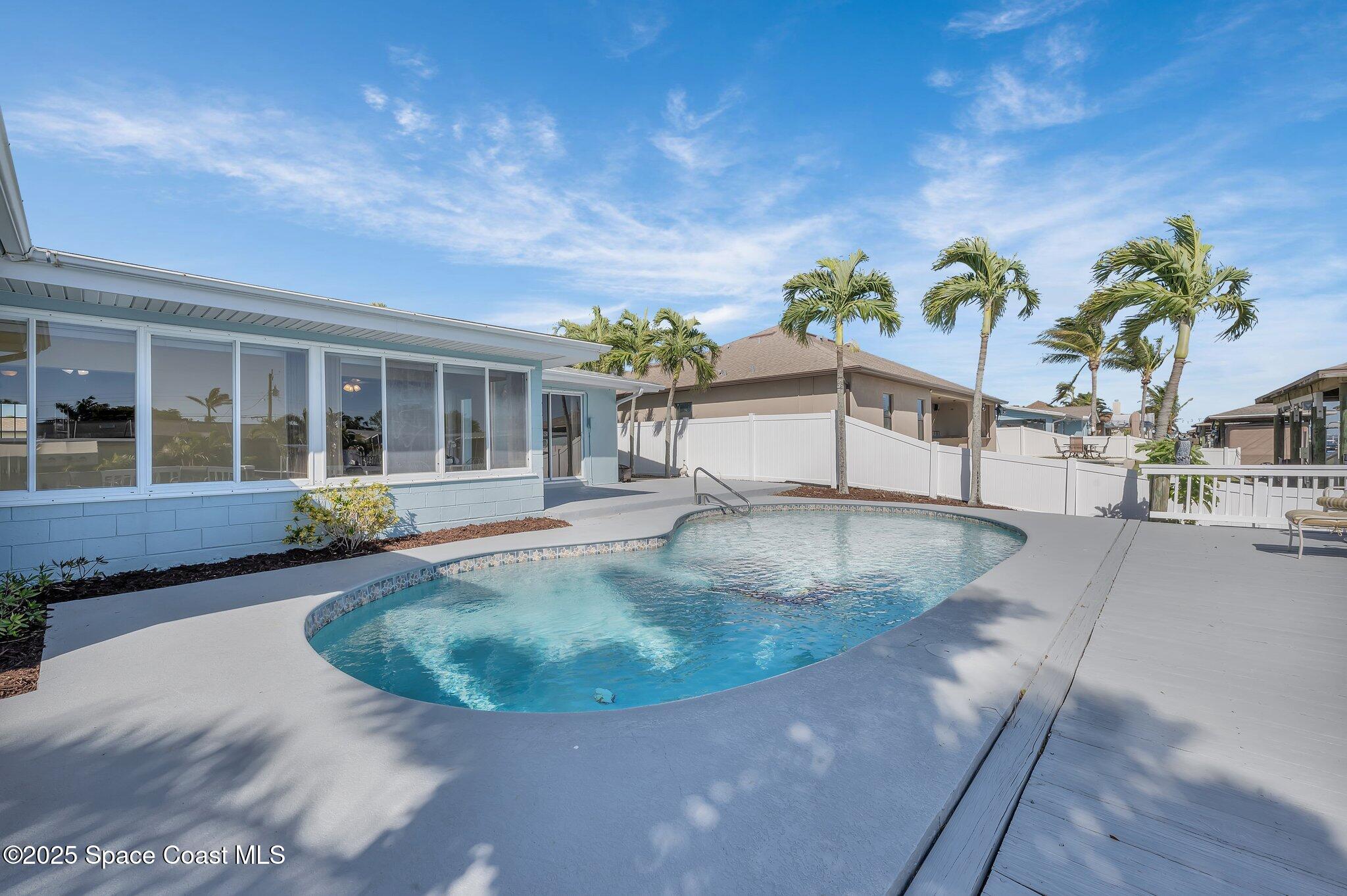 1695 Rochelle Parkway