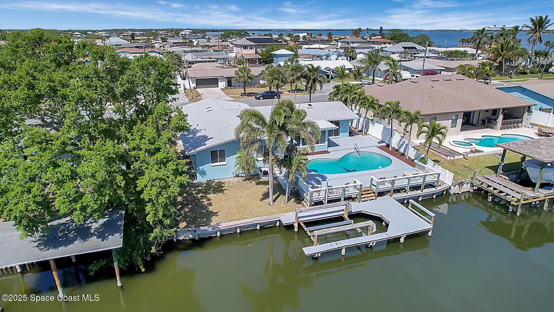 1695 Rochelle Parkway