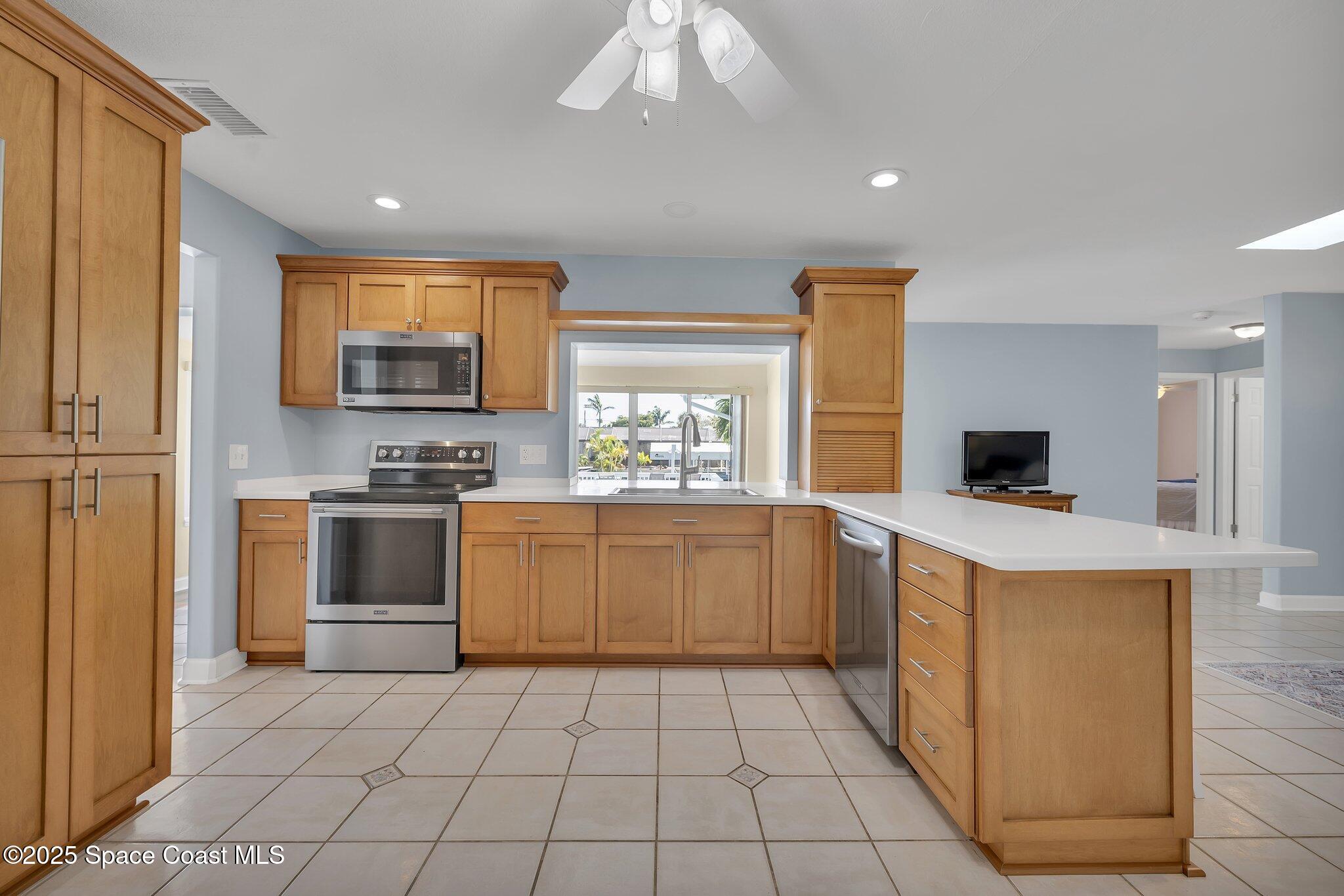 1695 Rochelle Parkway