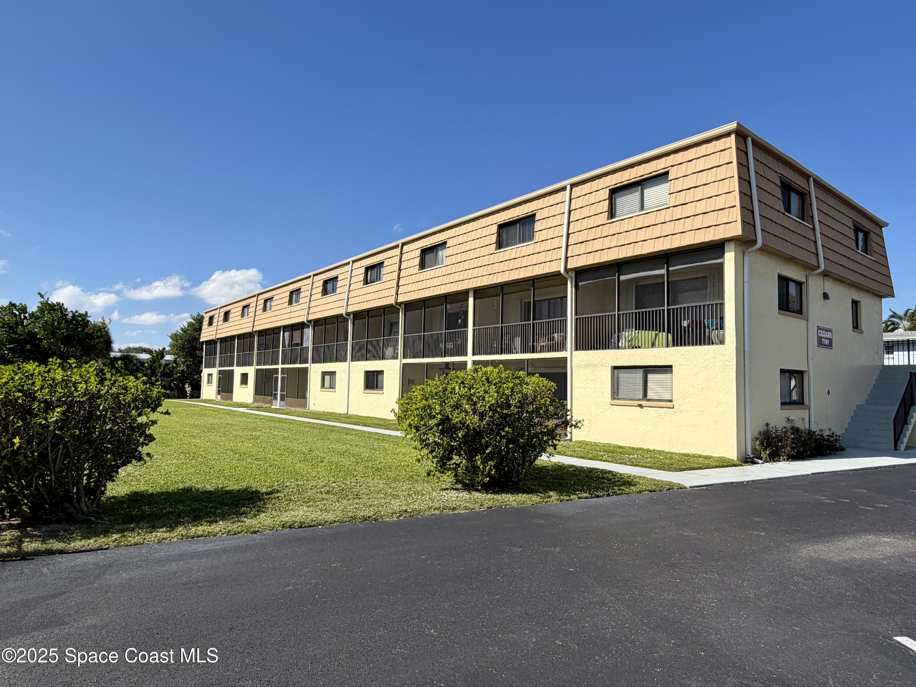 7101 Ridgewood Avenue 104