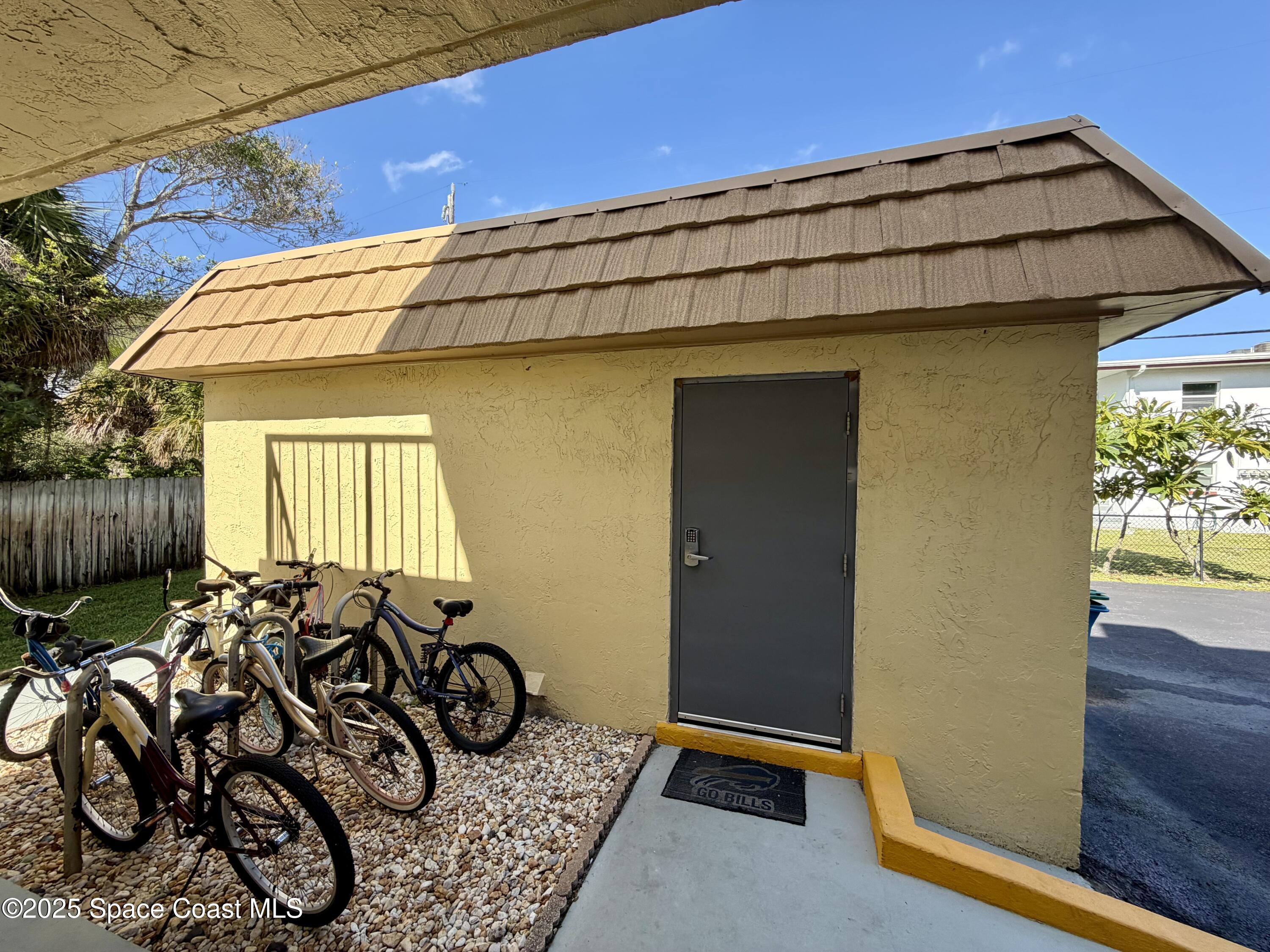 7101 Ridgewood Avenue 104