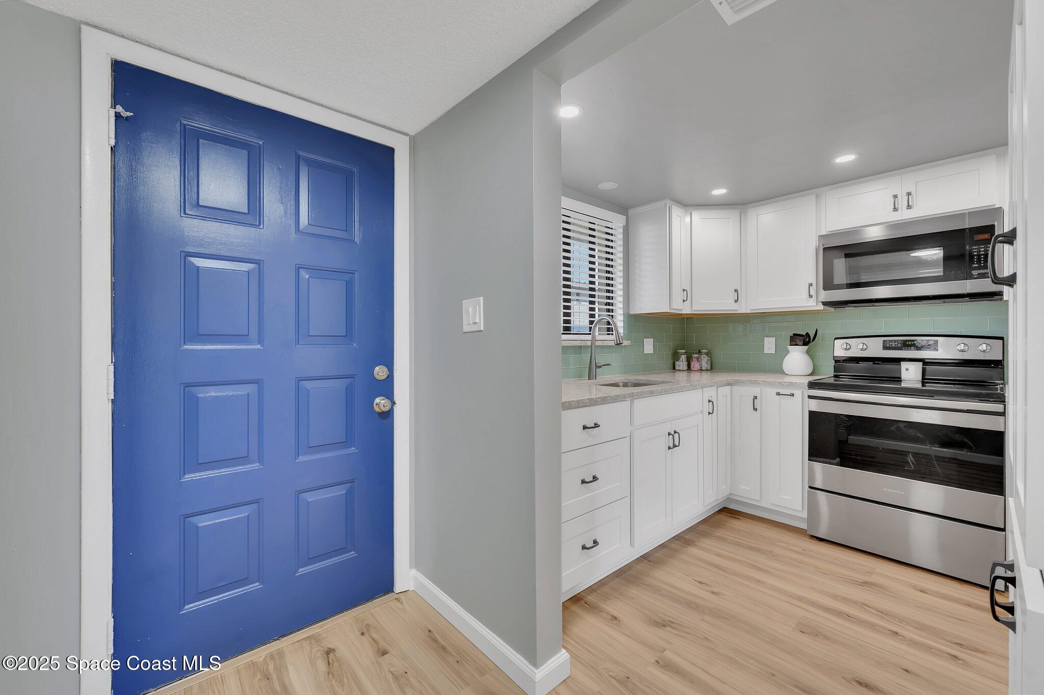 7101 Ridgewood Avenue 104