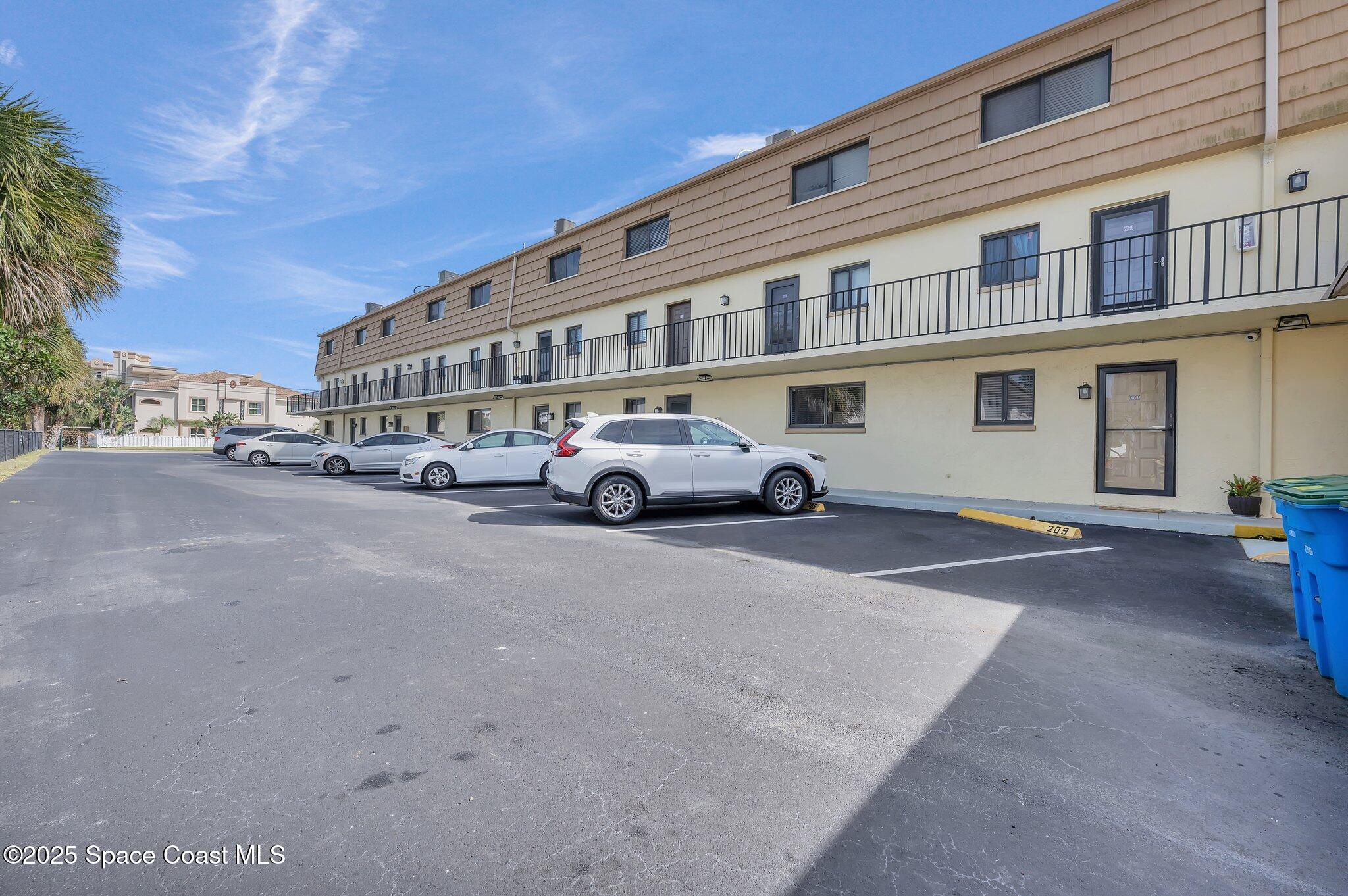 7101 Ridgewood Avenue 104