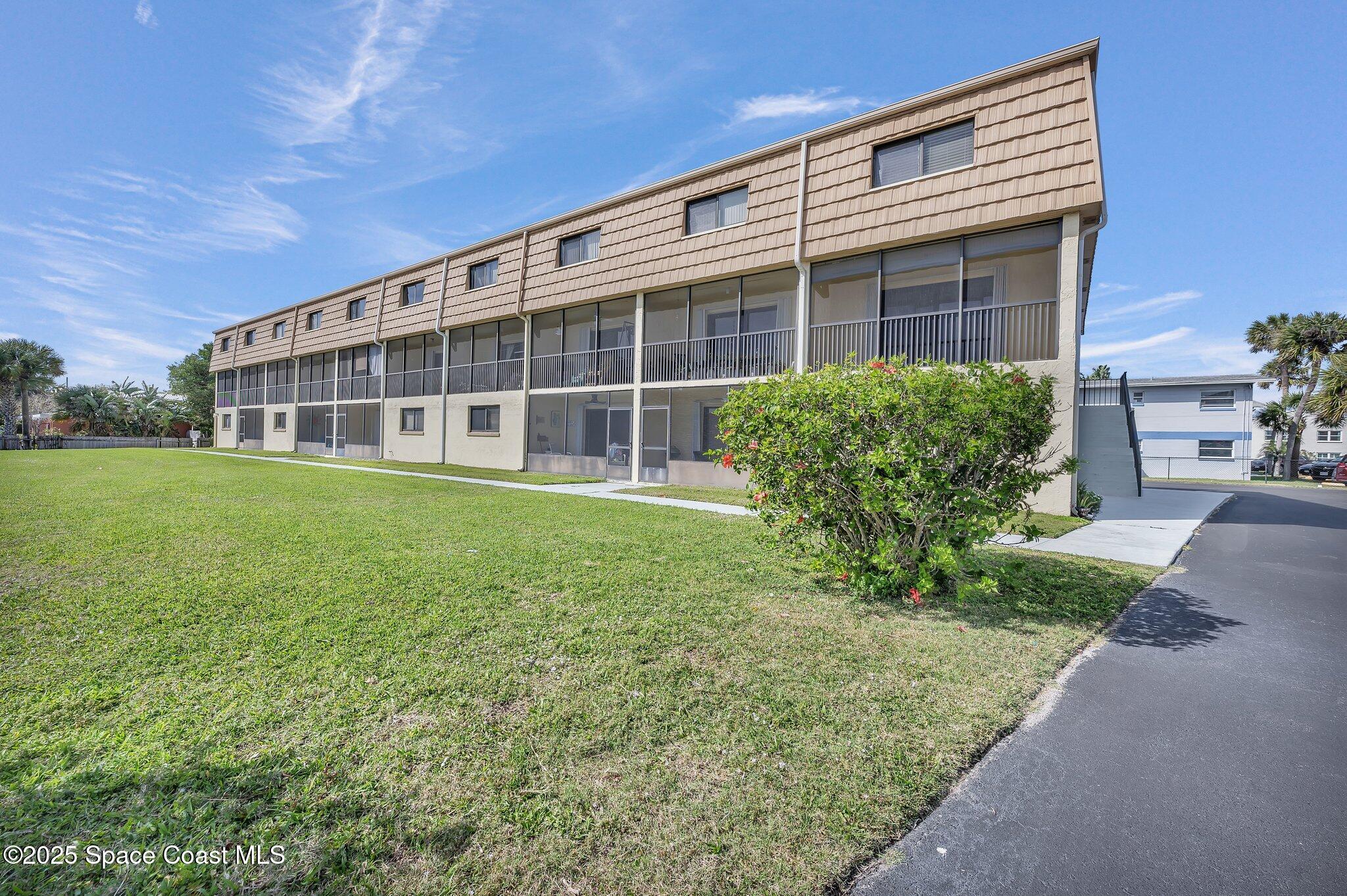 7101 Ridgewood Avenue 104