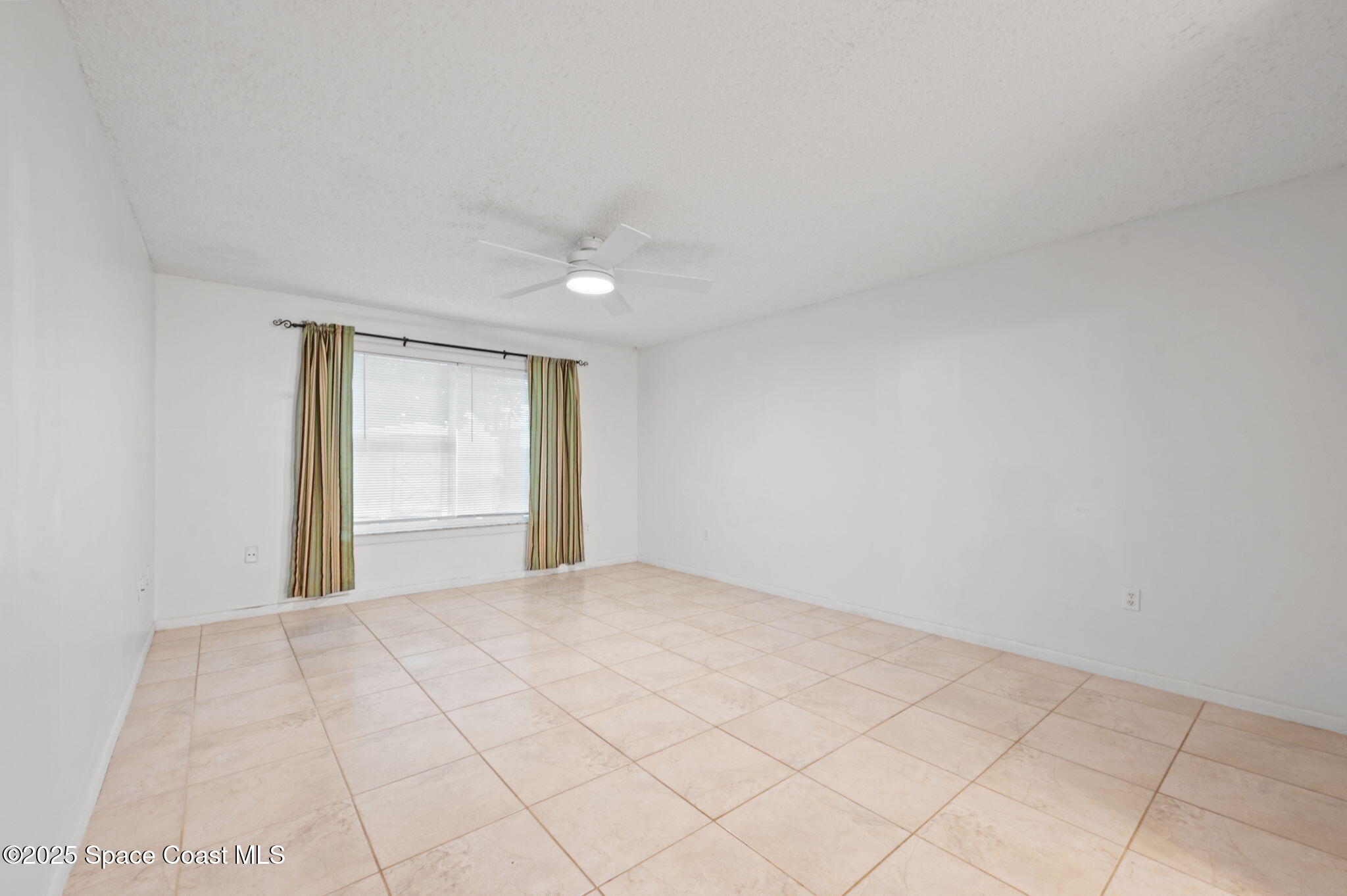 899 Emden Avenue NW