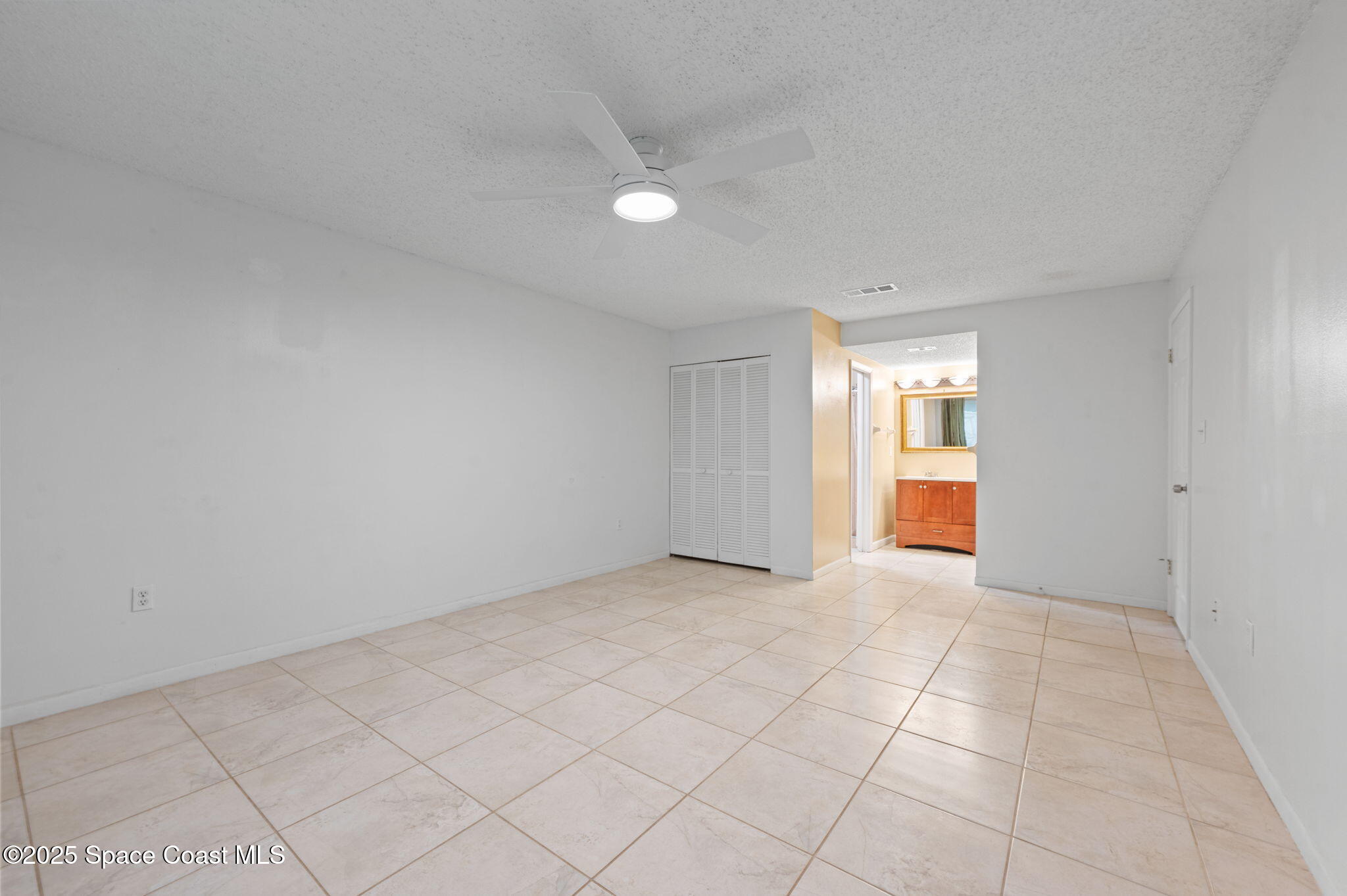 899 Emden Avenue NW
