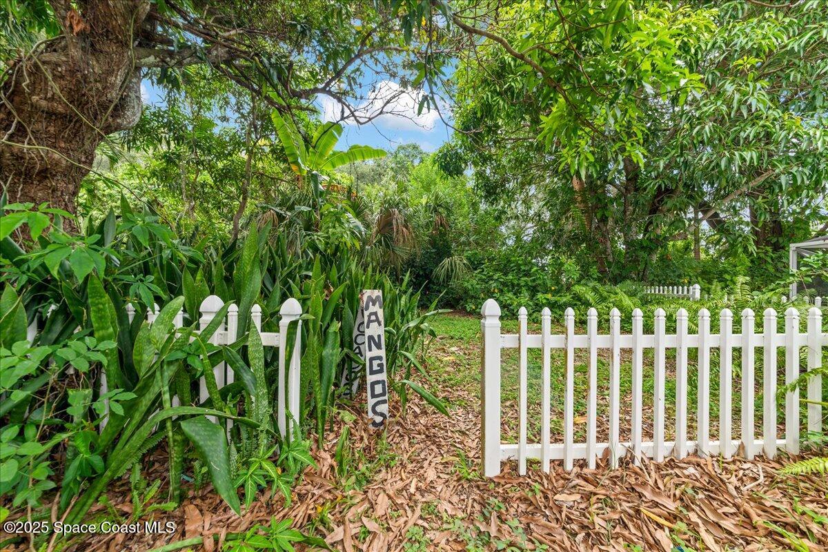 10100 S Tropical Trail