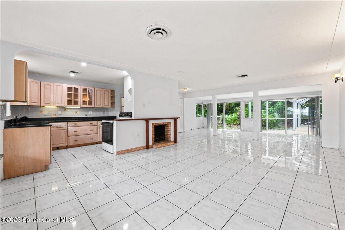 10100 S Tropical Trail