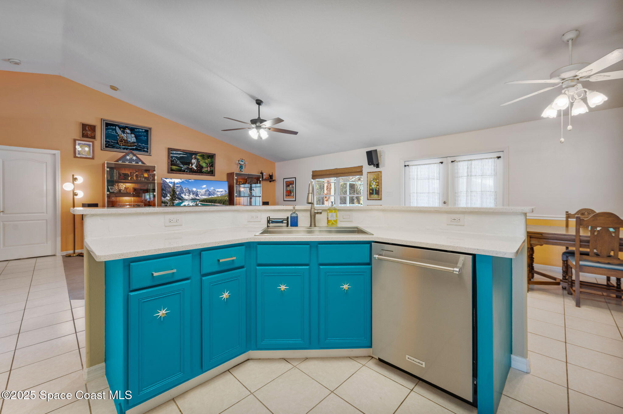 6784 Opal Avenue