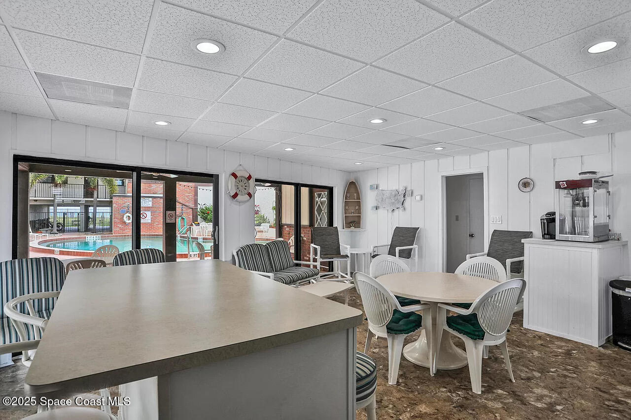 383 N Atlantic Avenue, 101