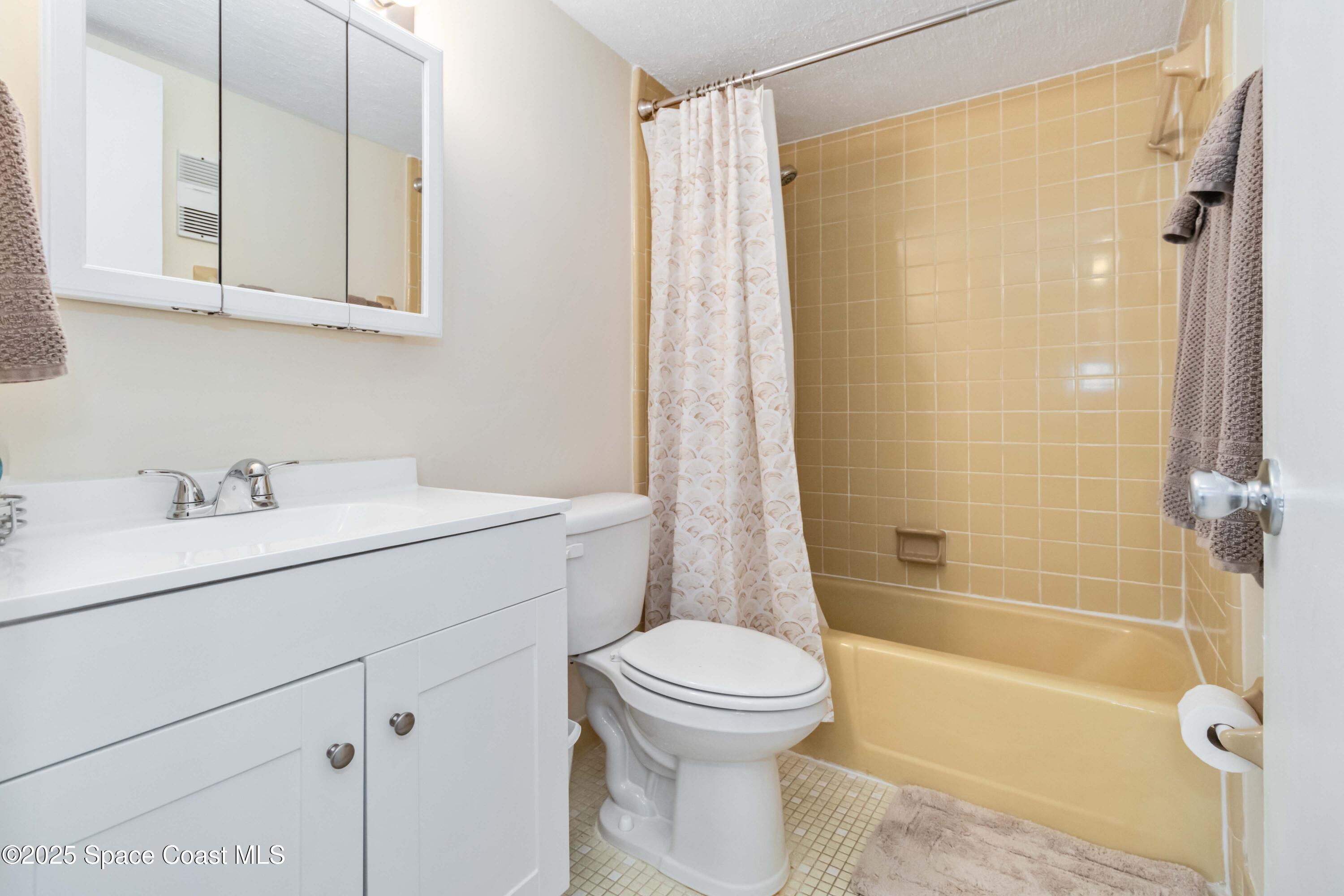 383 N Atlantic Avenue, 101