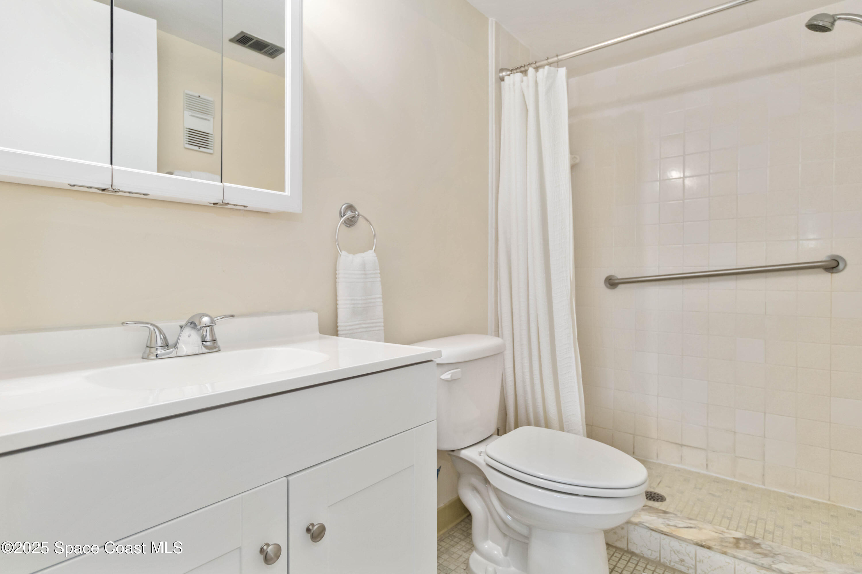 383 N Atlantic Avenue, 101
