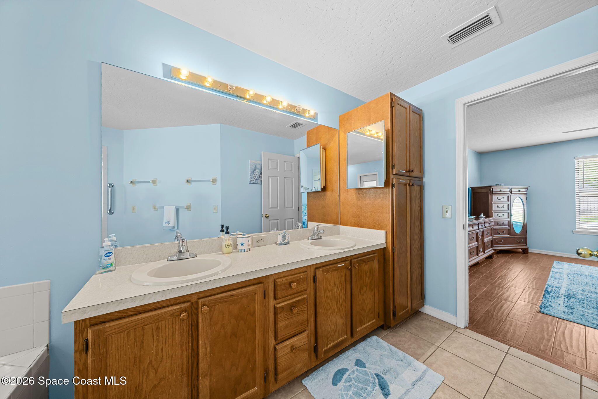 3607 Whisperwood Circle
