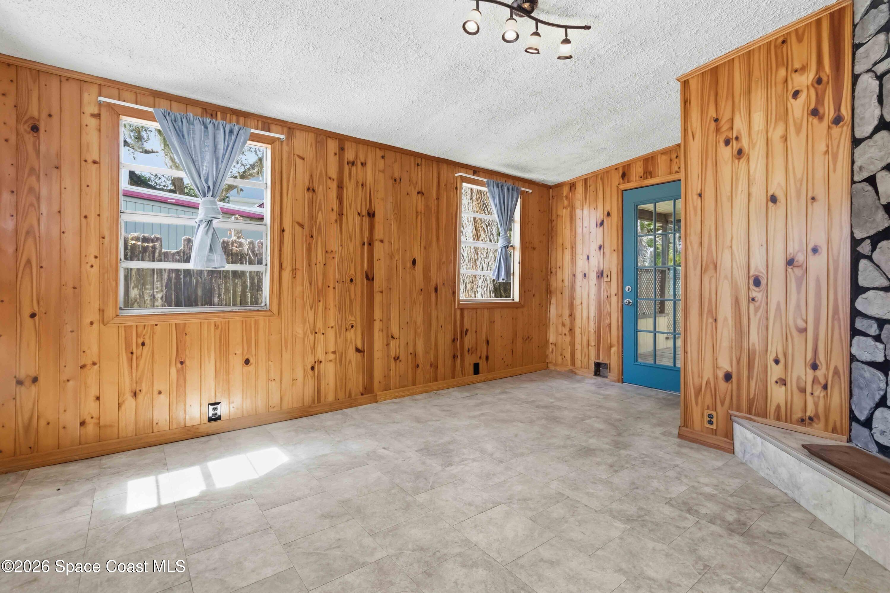 725 Teal Street