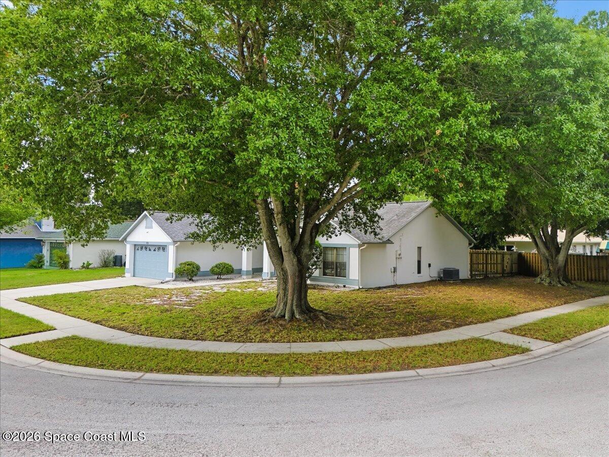 899 Spirea Drive