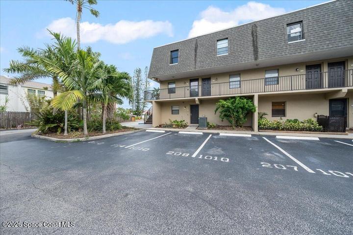 1010 Pine Tree Drive 208