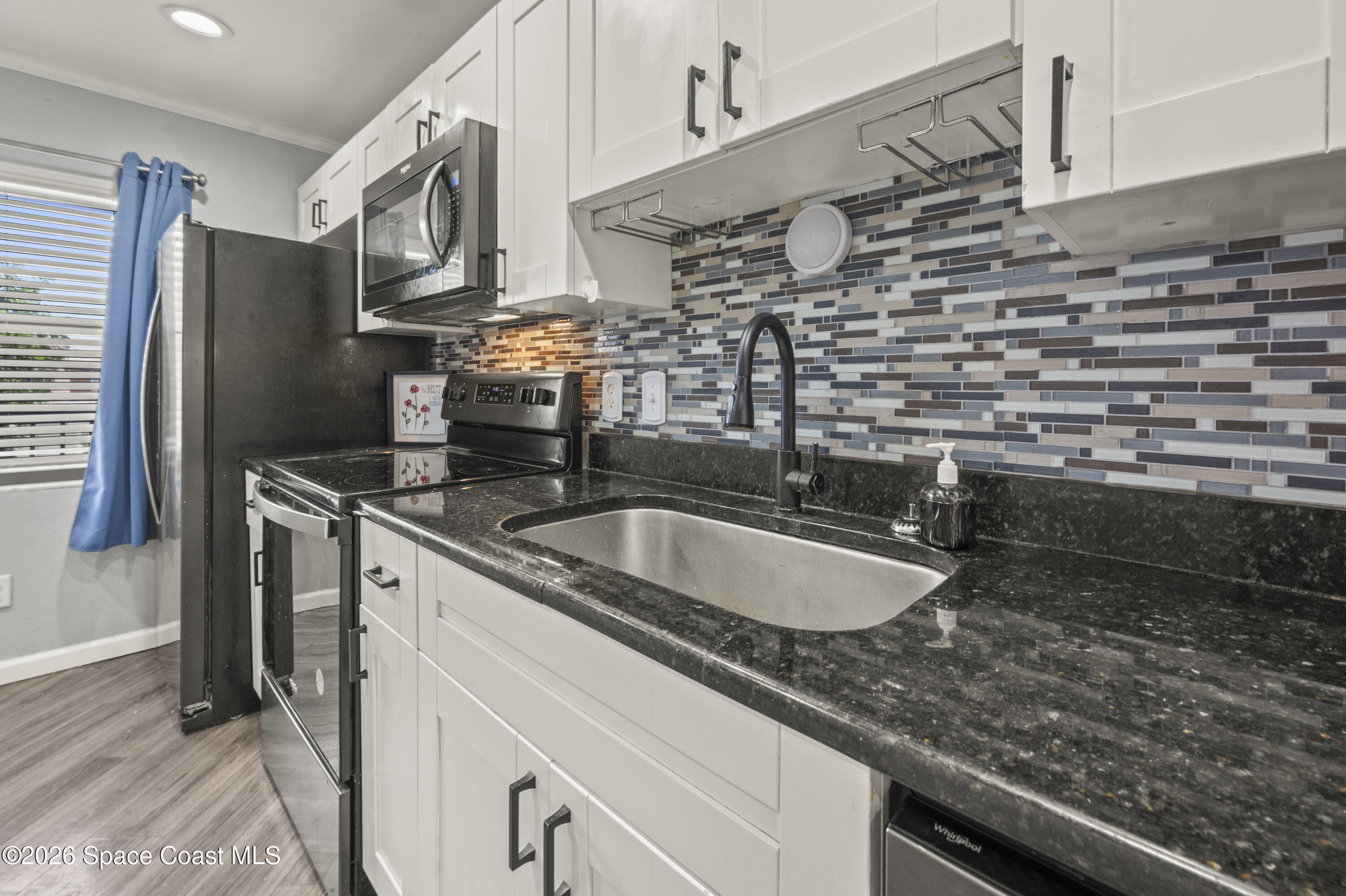 1010 Pine Tree Drive 208