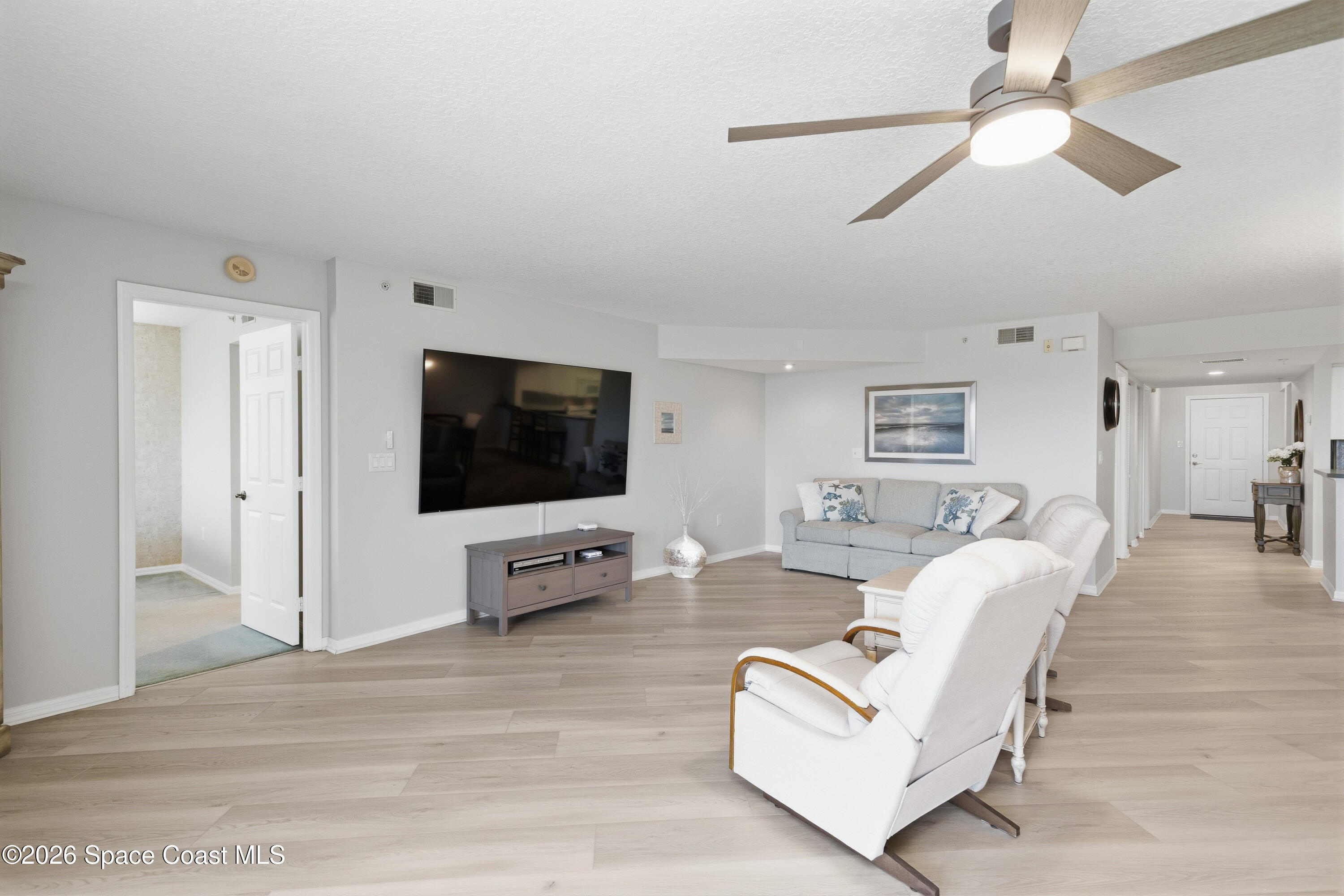 606 Shorewood Drive C206