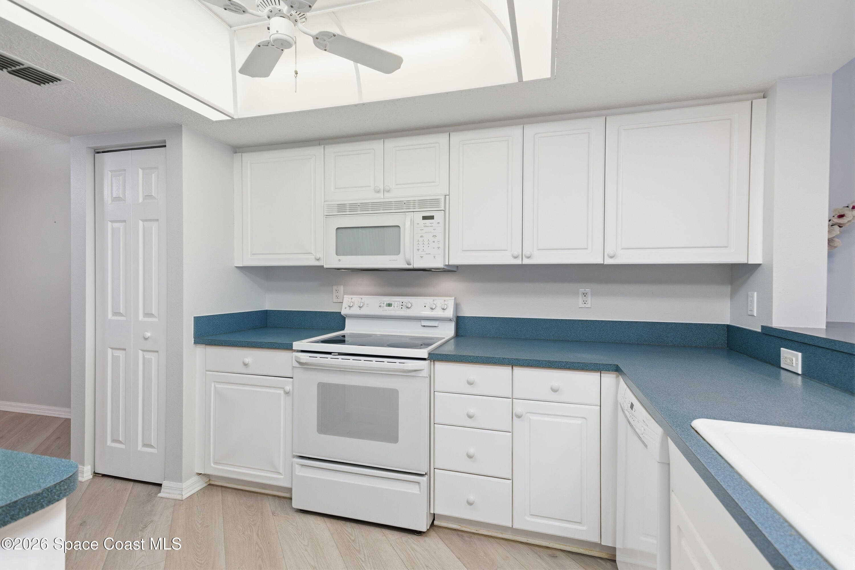 606 Shorewood Drive C206