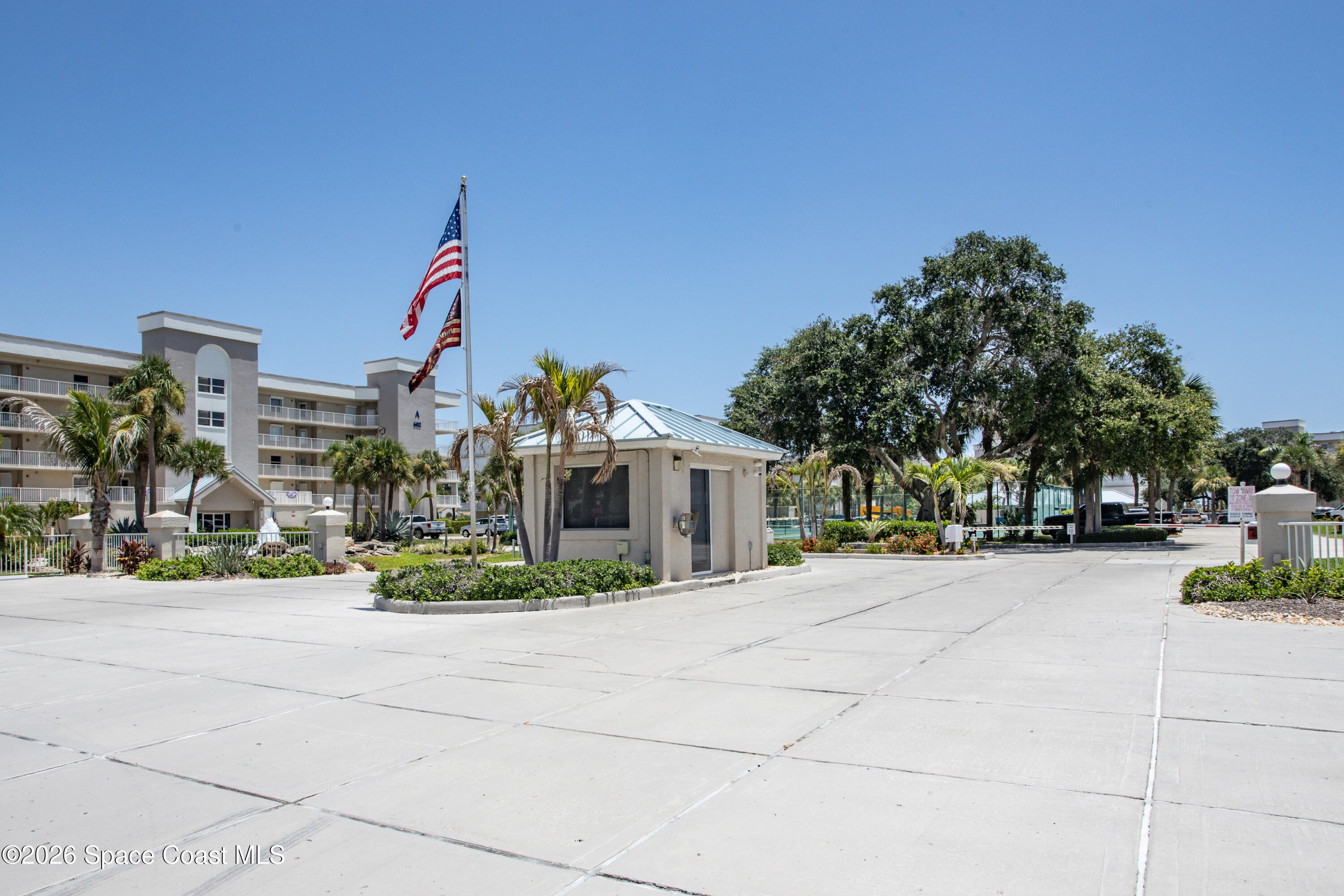 606 Shorewood Drive C206