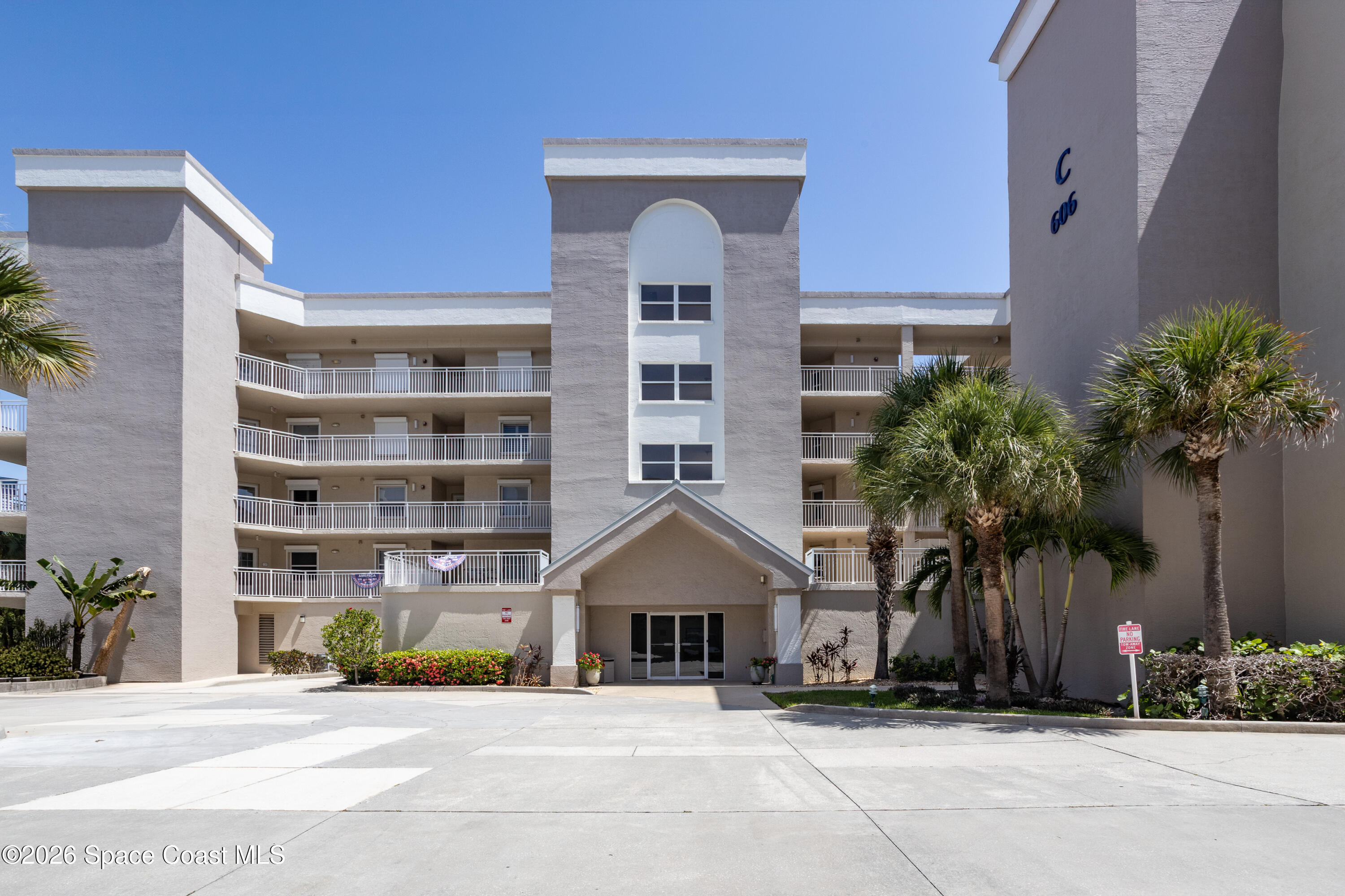 606 Shorewood Drive C206
