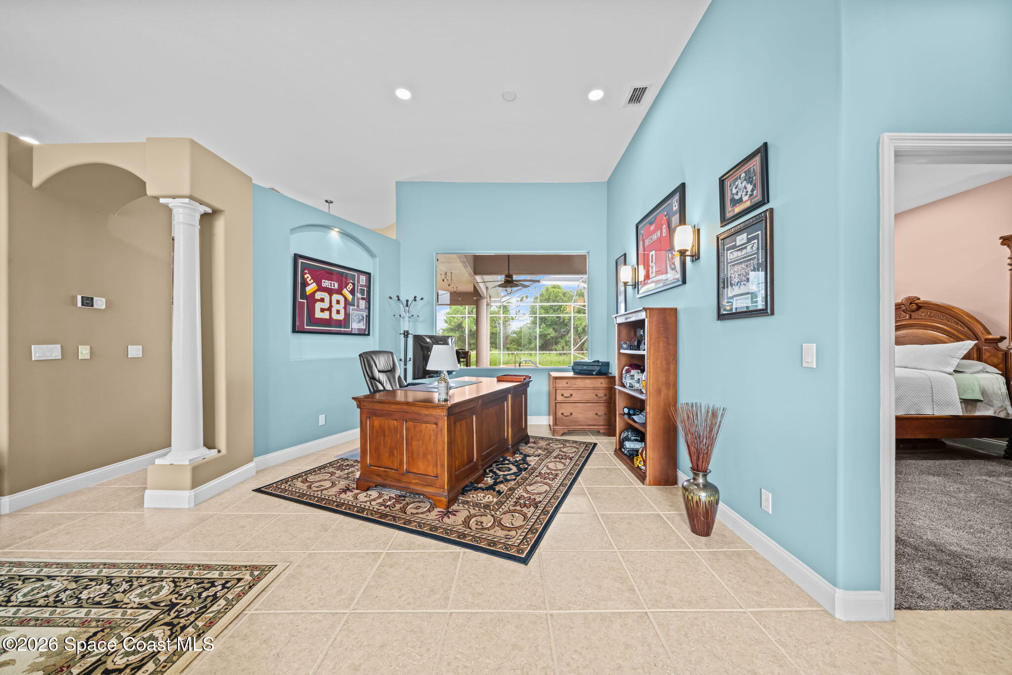1045 Starling Way