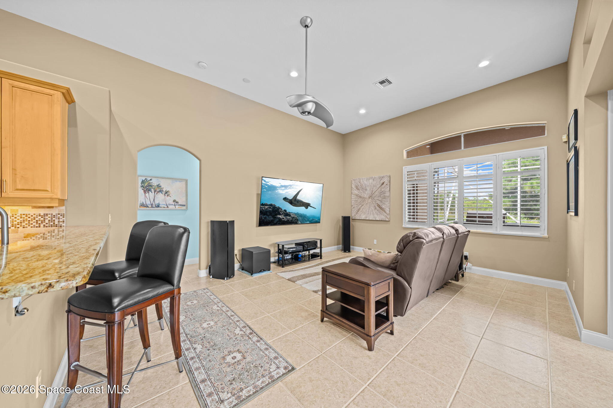 1045 Starling Way