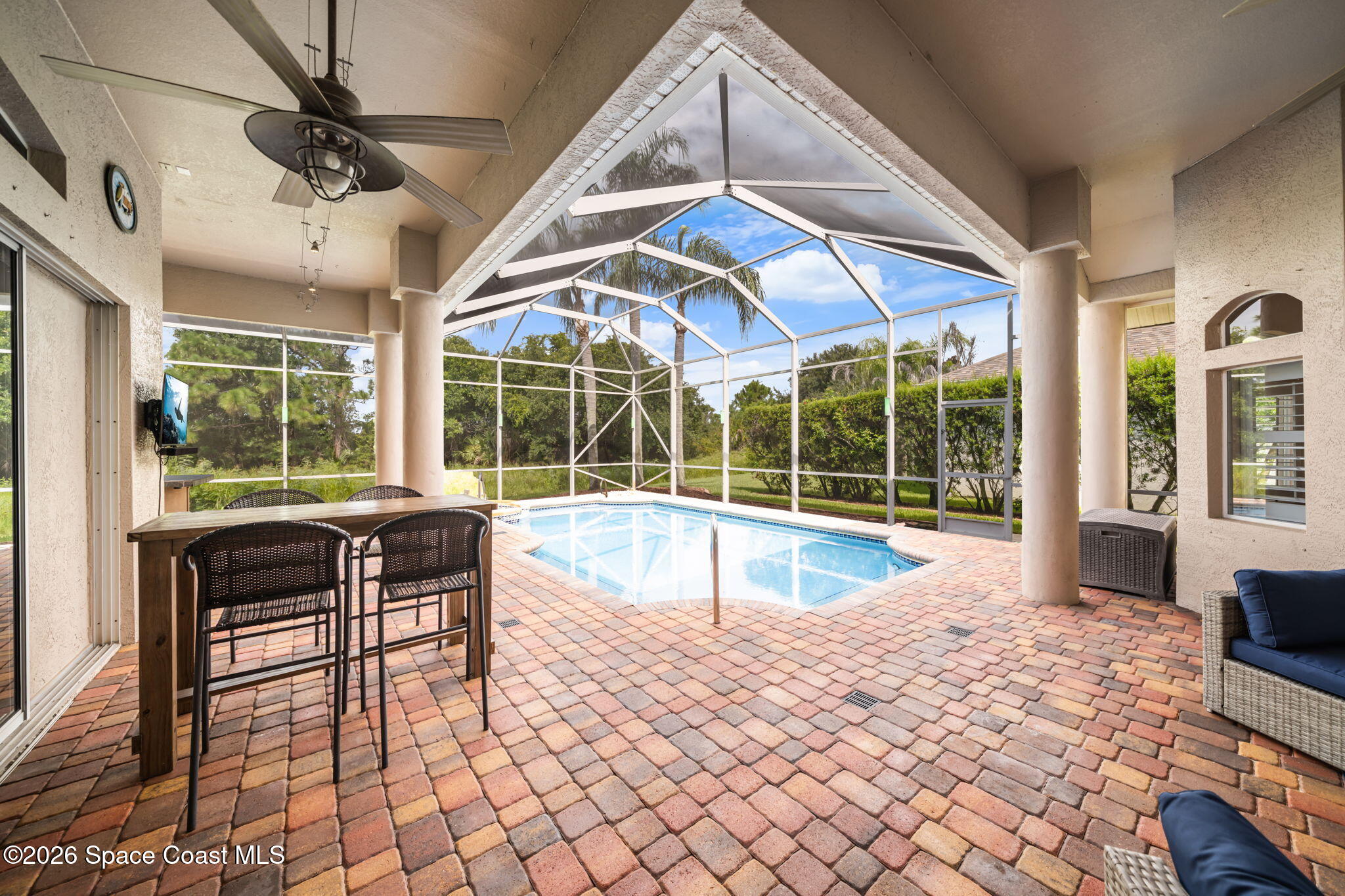 1045 Starling Way