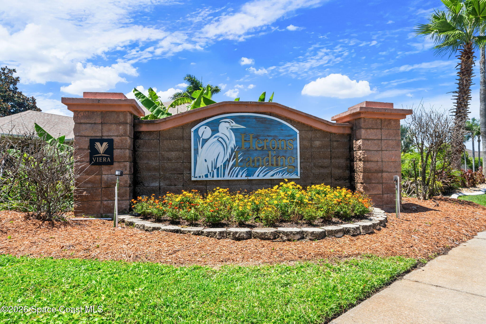 1045 Starling Way