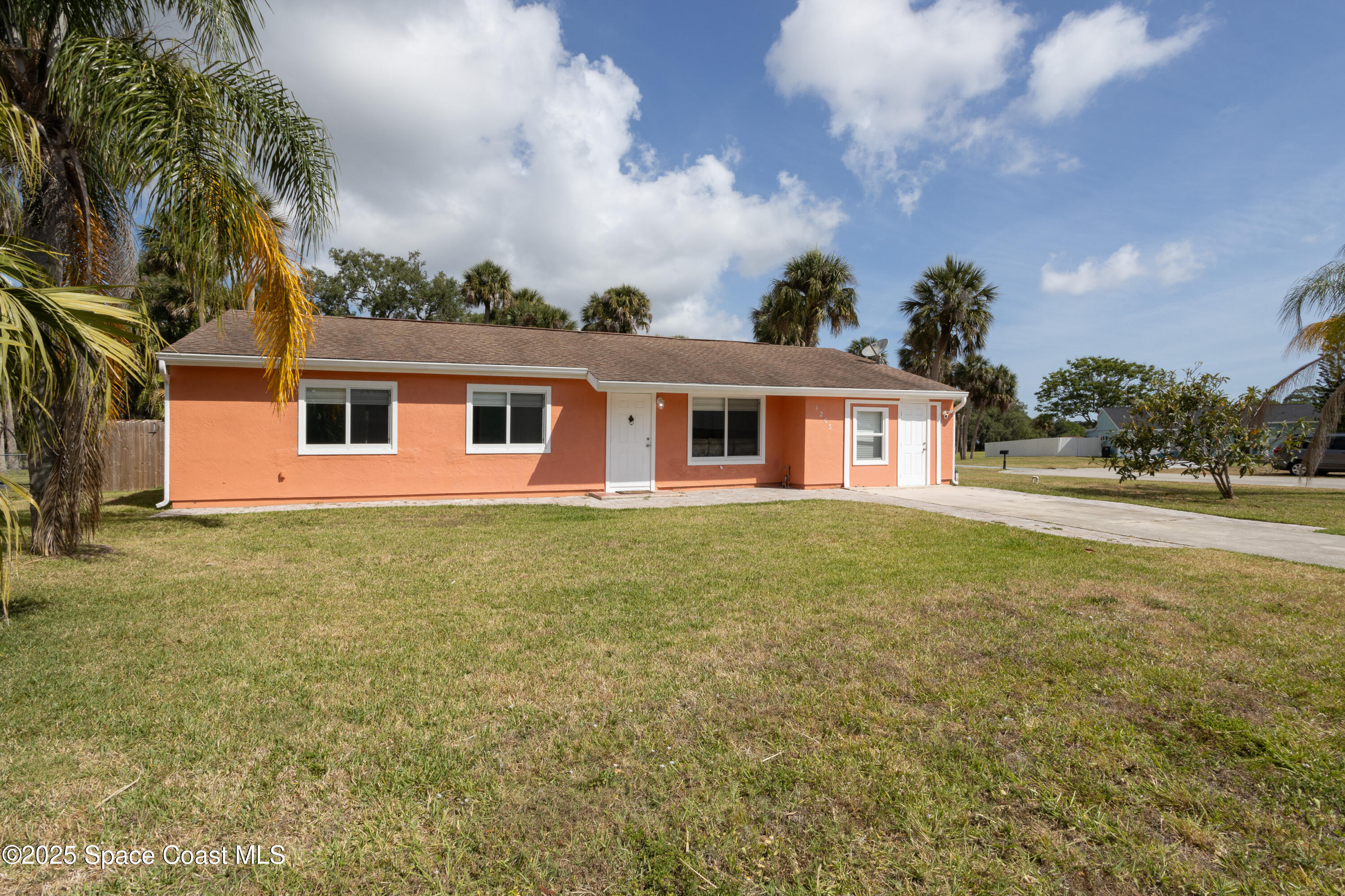 1203 Linmoor Circle NE