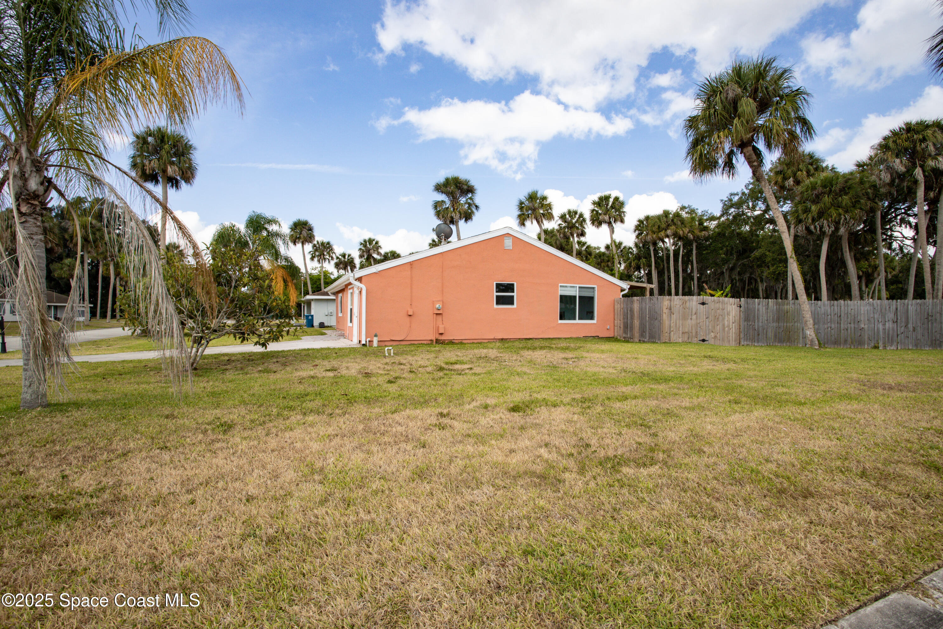 1203 Linmoor Circle NE