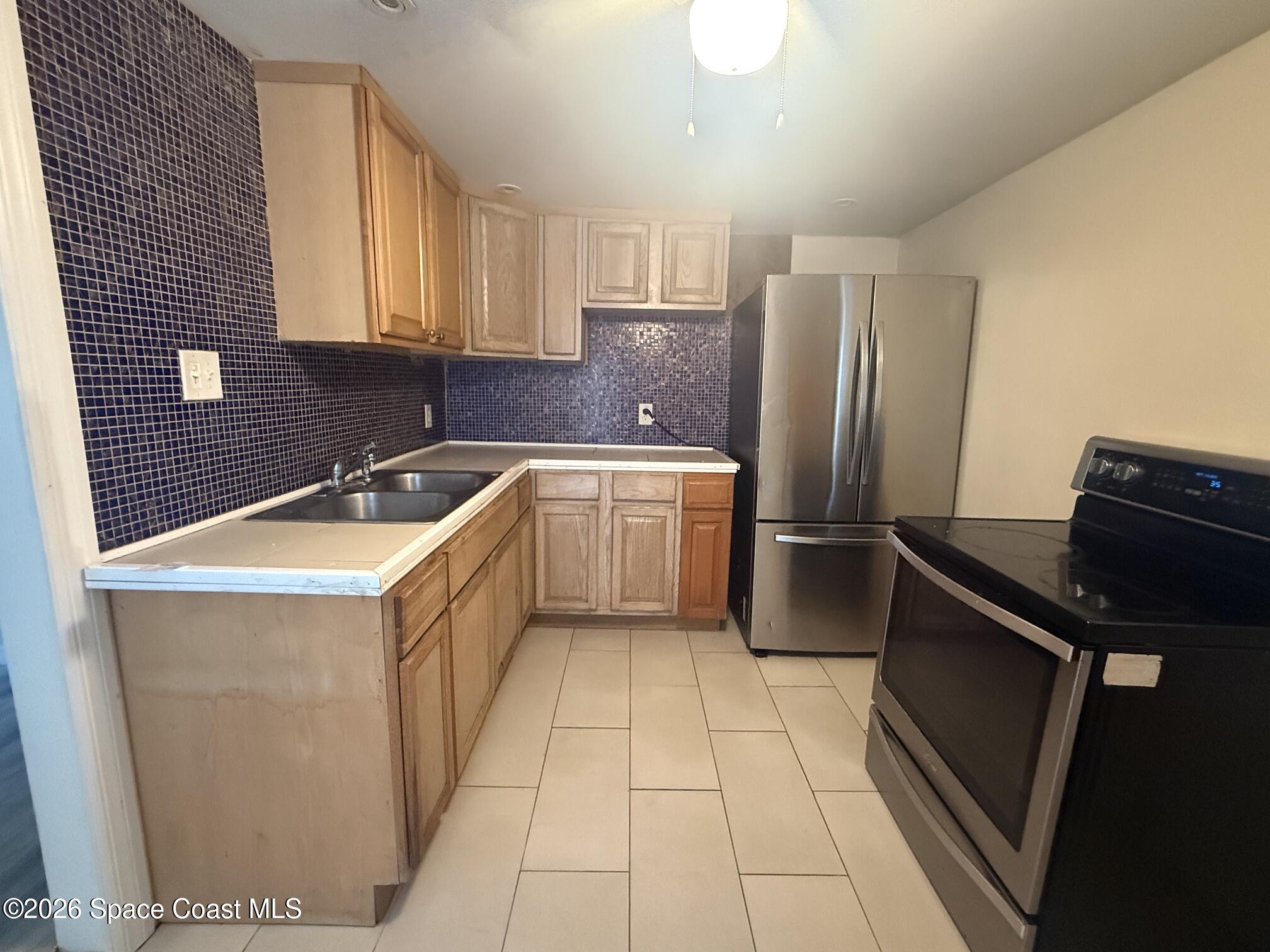 329 Pine Avenue F