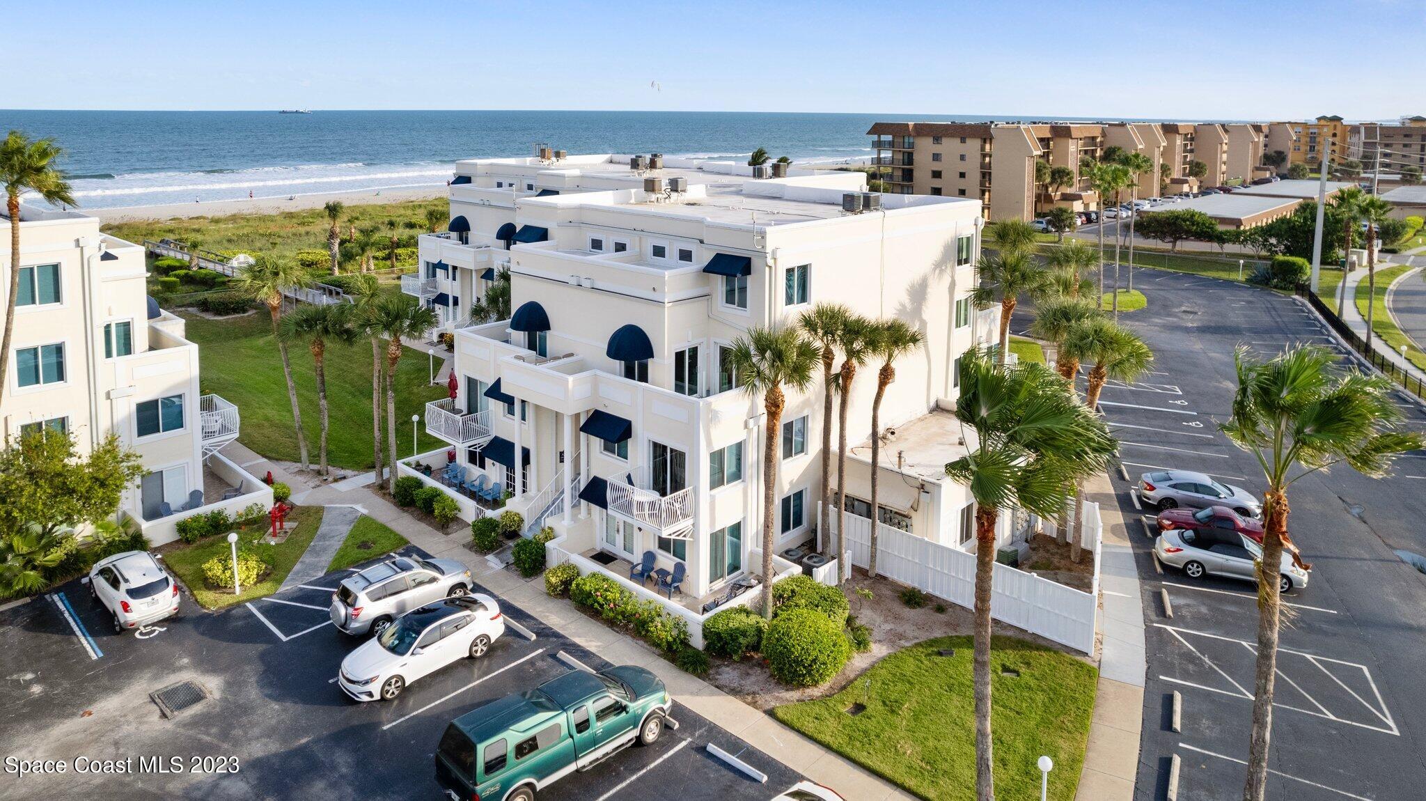 8600 Ridgewood Avenue, 3310