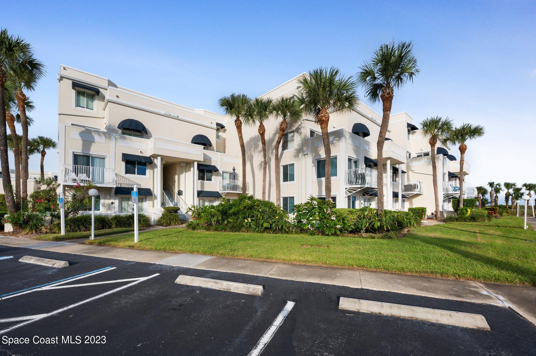 8600 Ridgewood Avenue, 3310