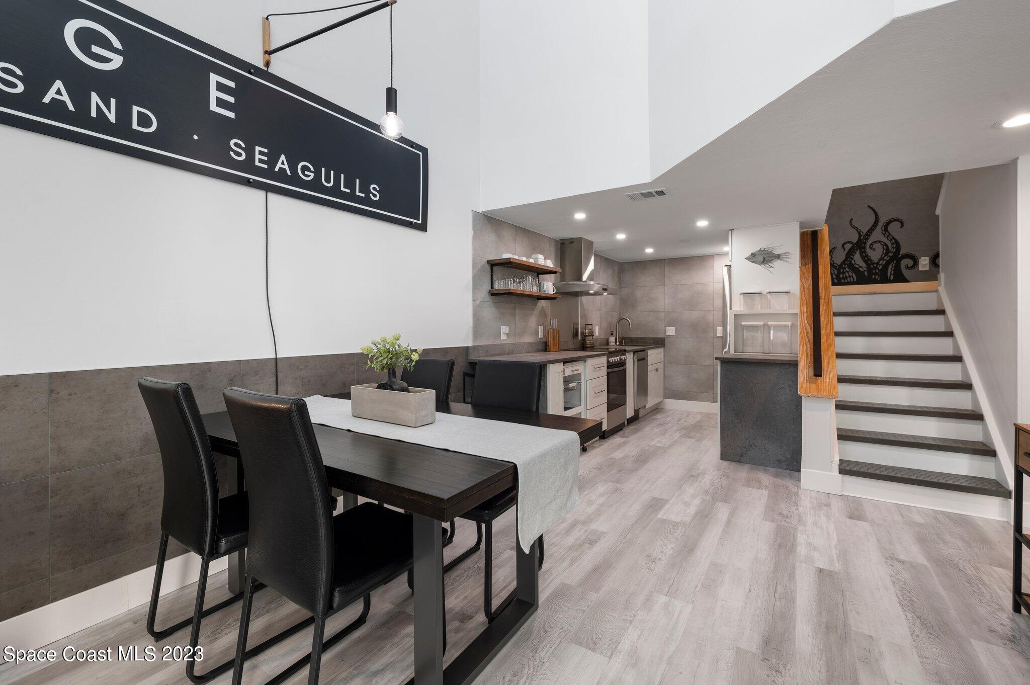 8600 Ridgewood Avenue, 3310
