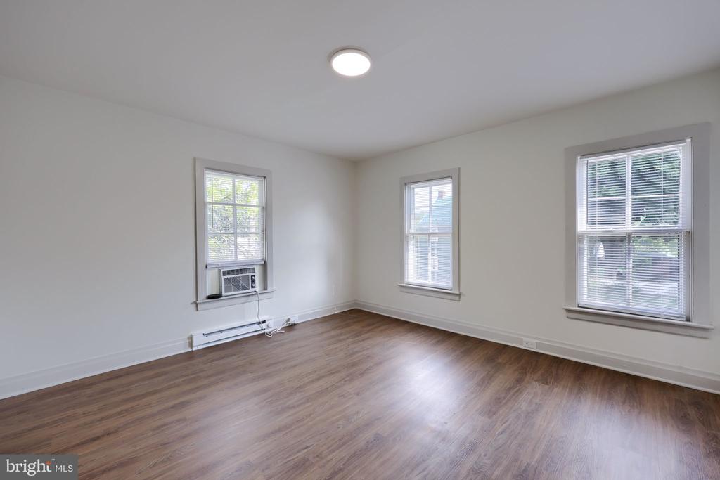 538-540 W KING STREET