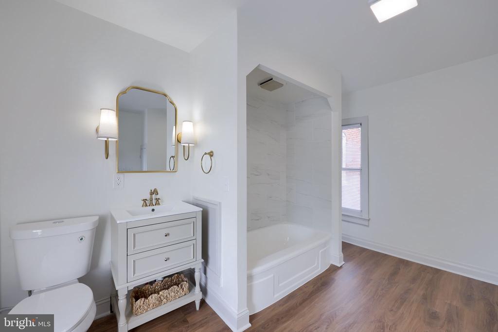 538-540 W KING STREET