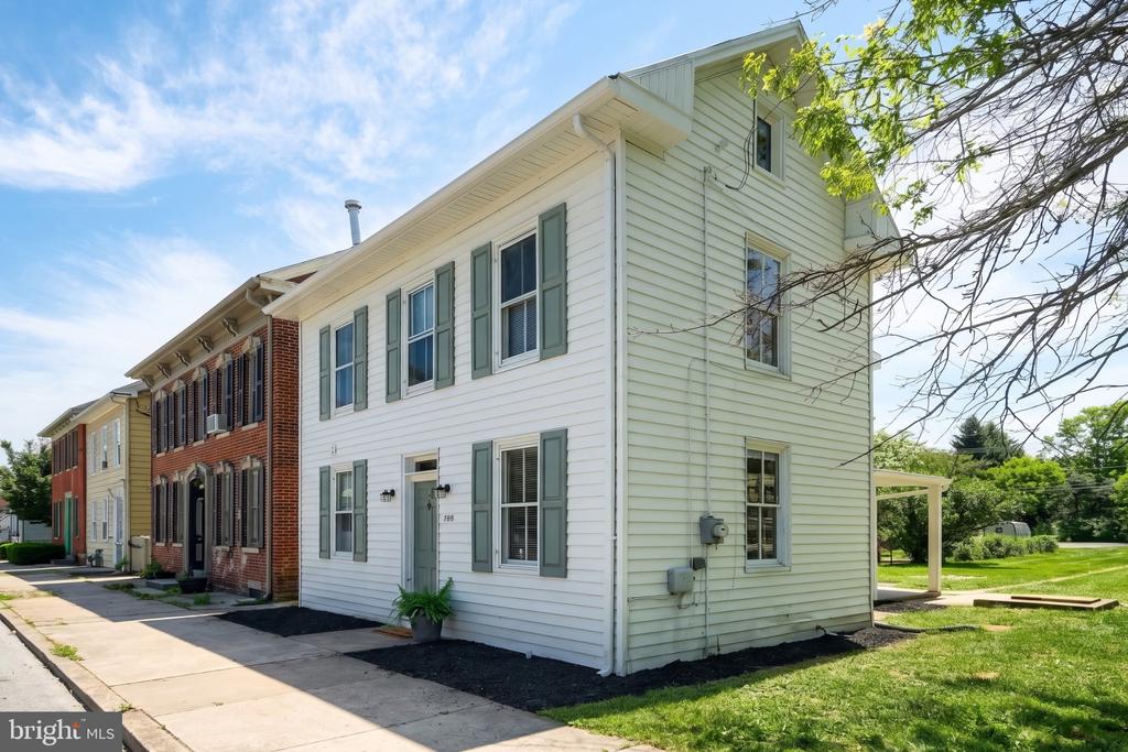 538-540 W KING STREET