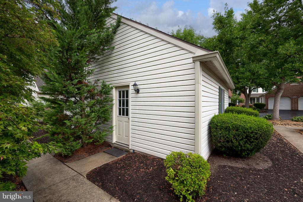 2033 RALEIGH ROAD