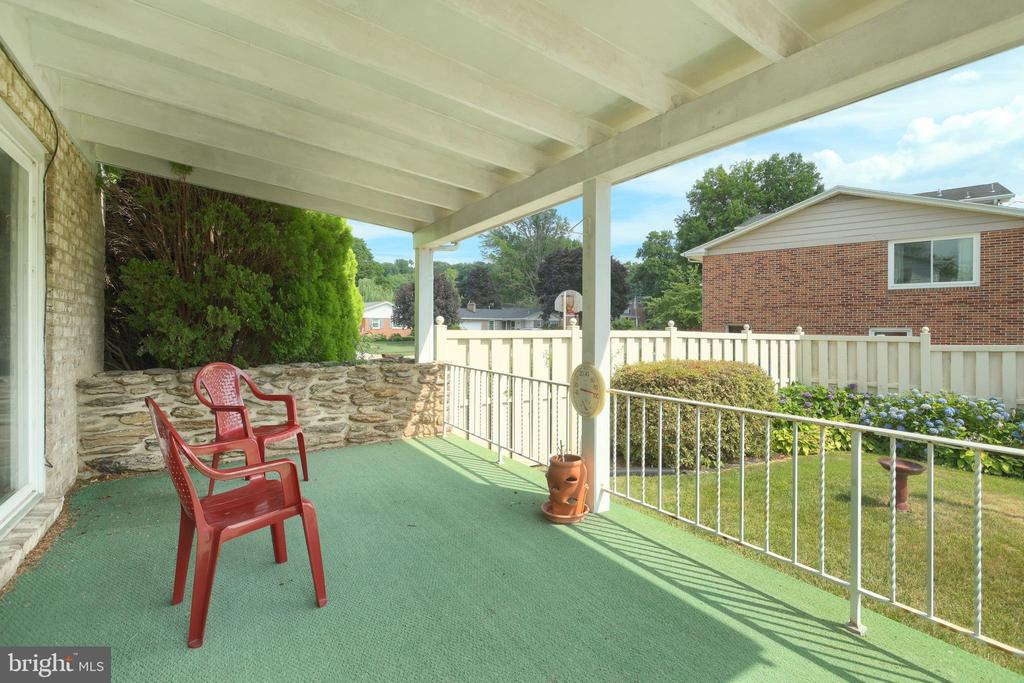 400 IVORY ROAD