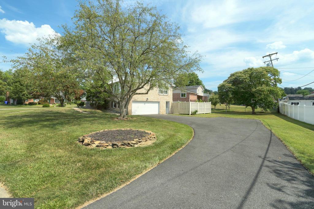 400 IVORY ROAD