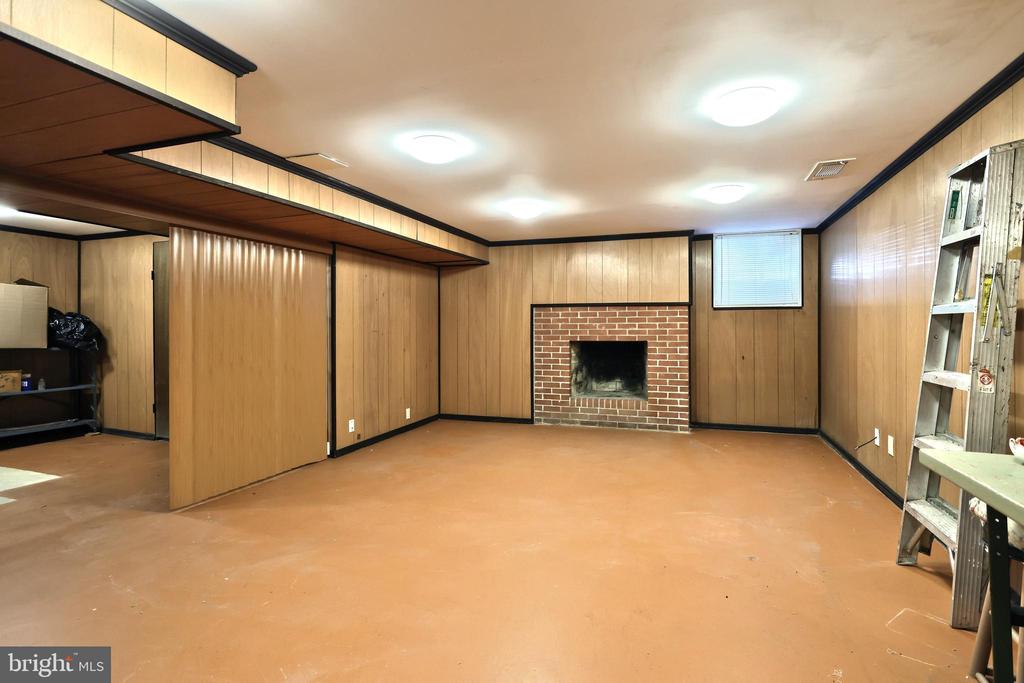 400 IVORY ROAD