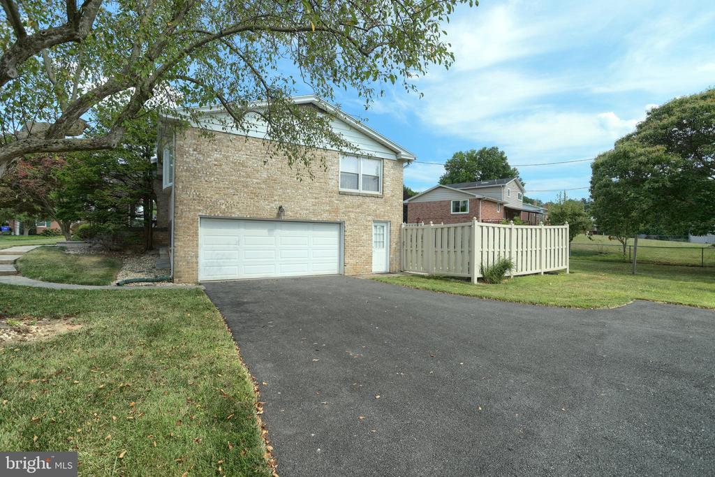 400 IVORY ROAD