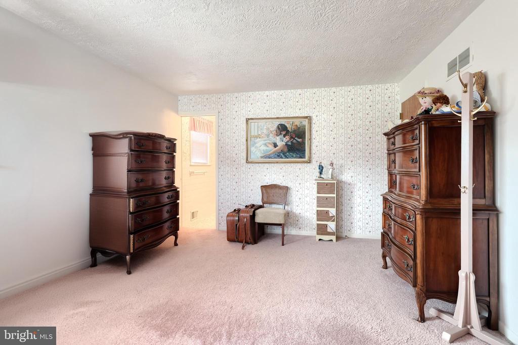400 IVORY ROAD