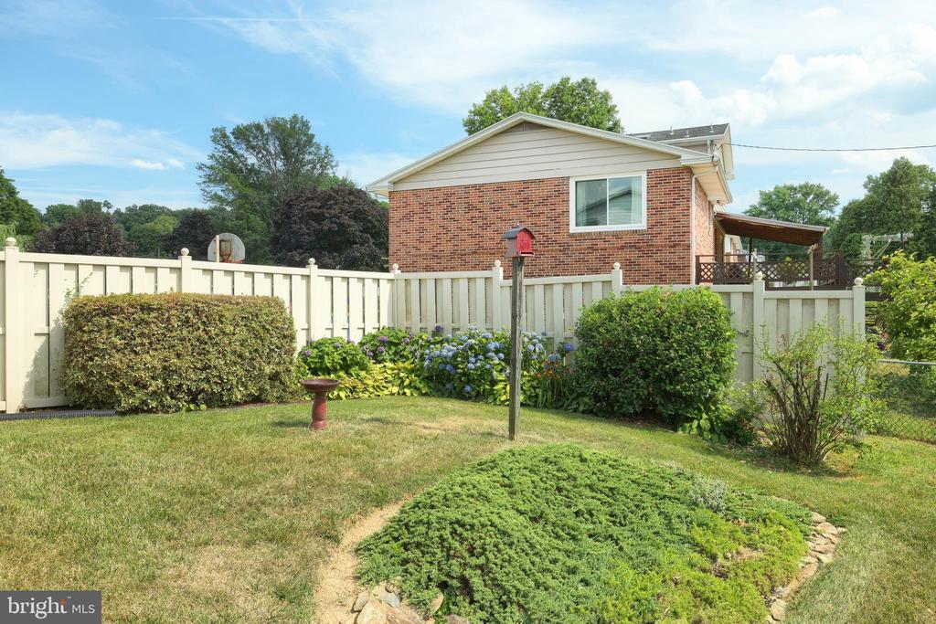 400 IVORY ROAD