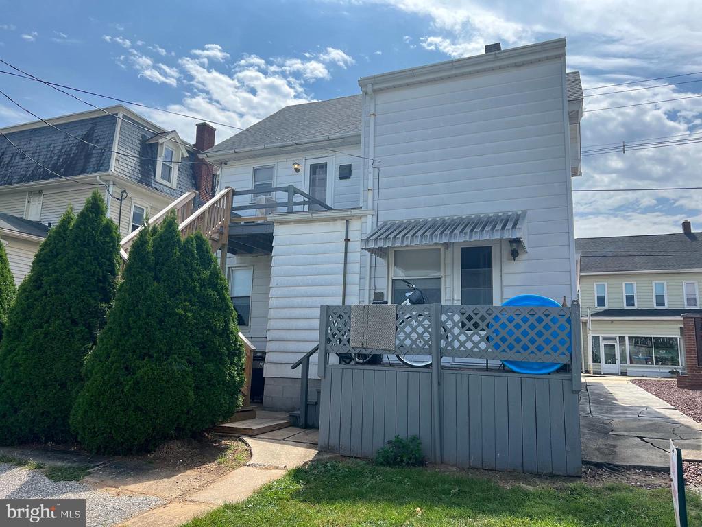 41 W MAIN STREET