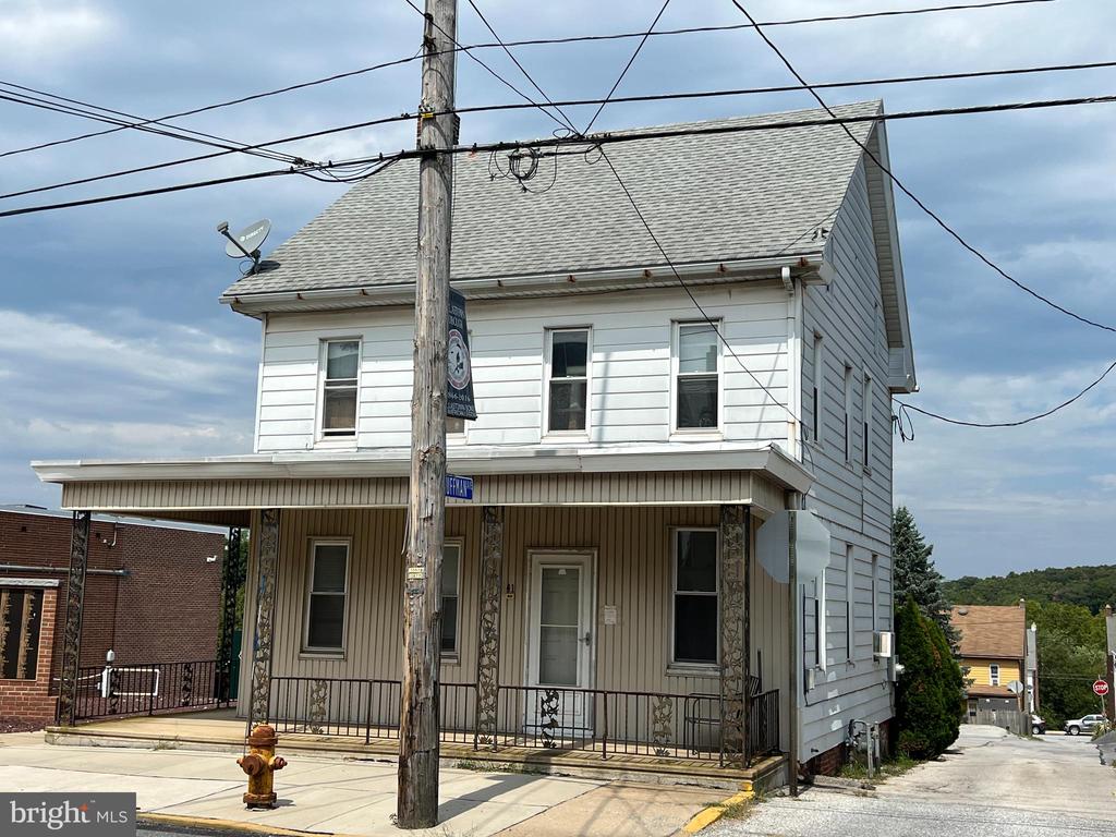 41 W MAIN STREET