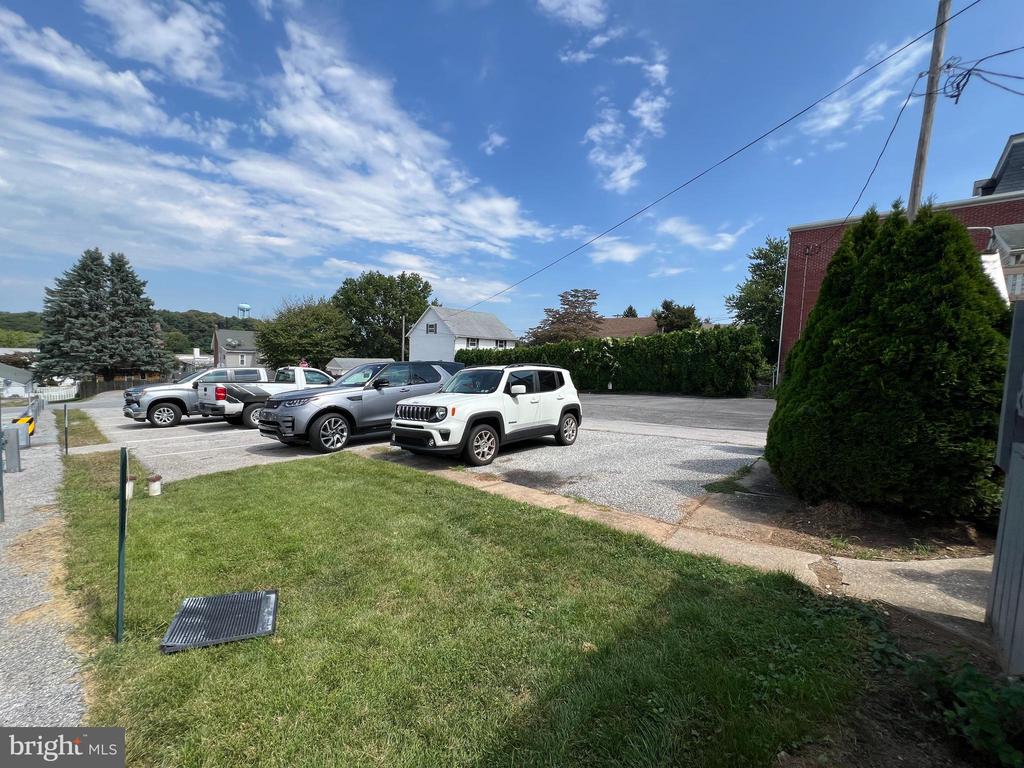 41 W MAIN STREET