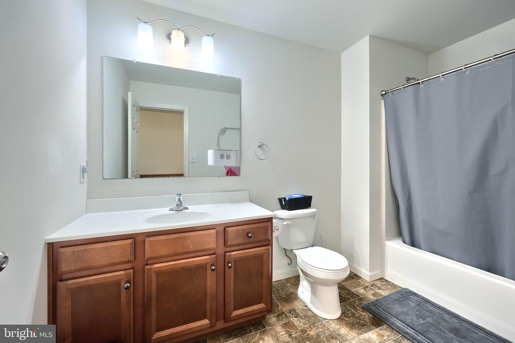 4010 CHAPMAN COURT